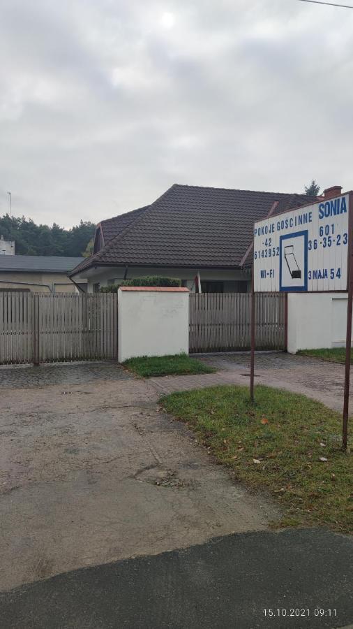Pokoje Goscinne Sonia Tuszyn Exterior foto