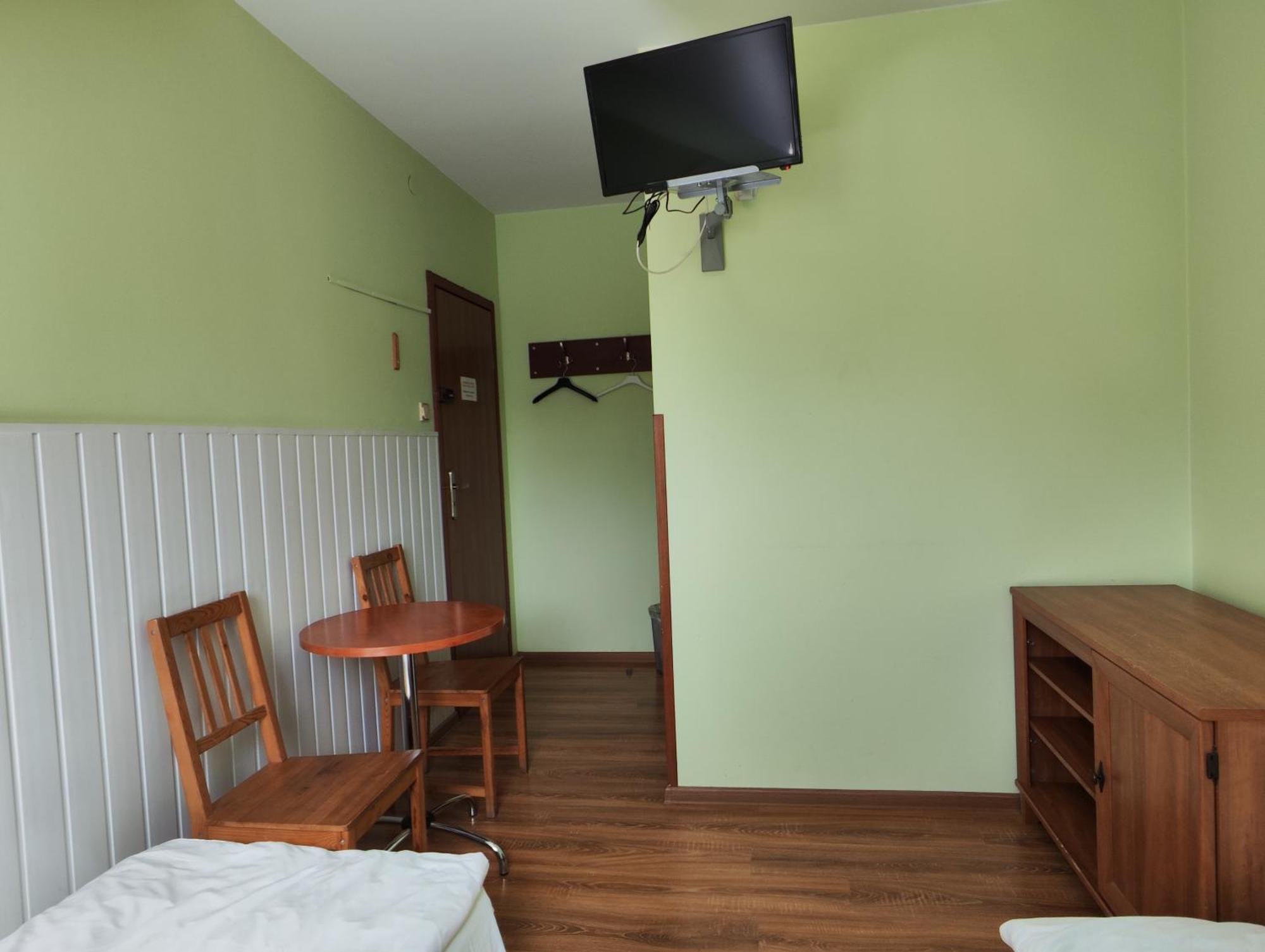 Pokoje Goscinne Sonia Tuszyn Exterior foto
