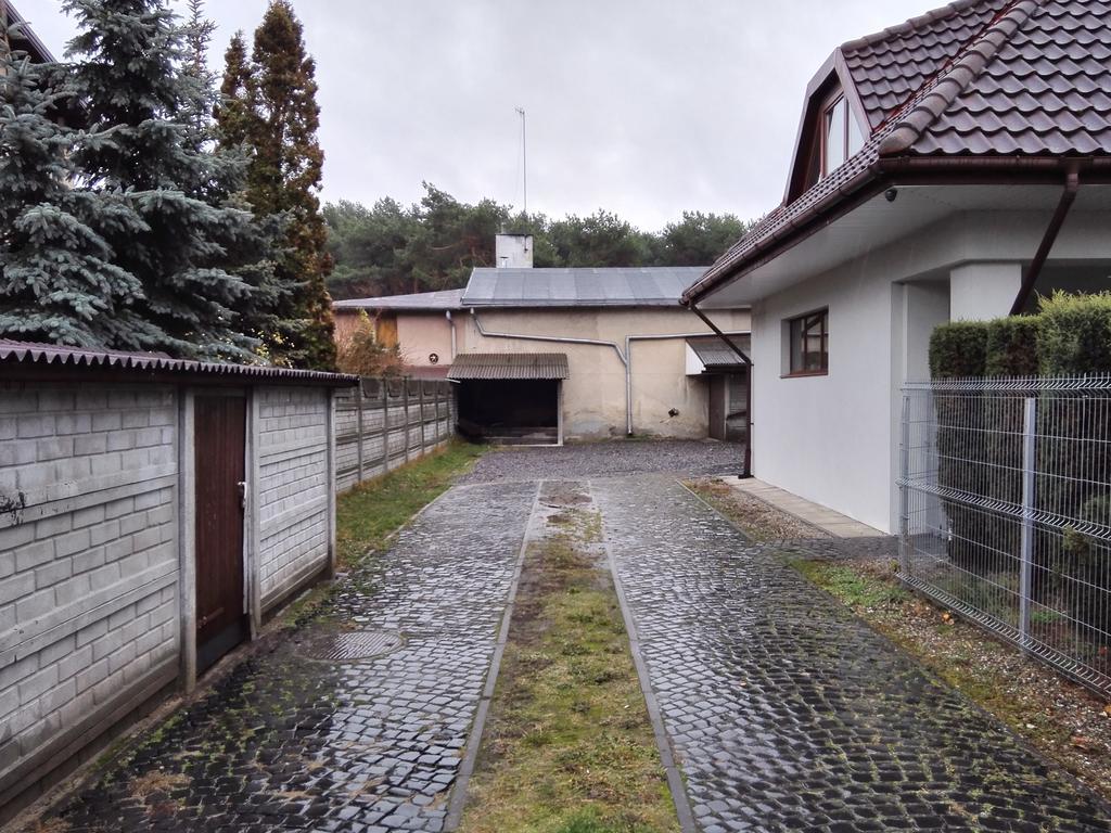 Pokoje Goscinne Sonia Tuszyn Exterior foto