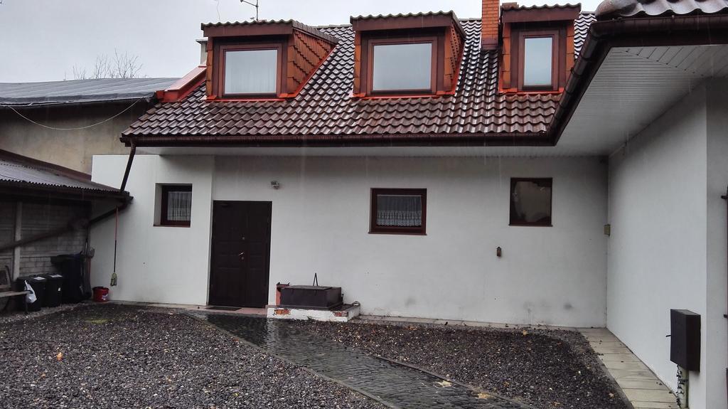 Pokoje Goscinne Sonia Tuszyn Exterior foto